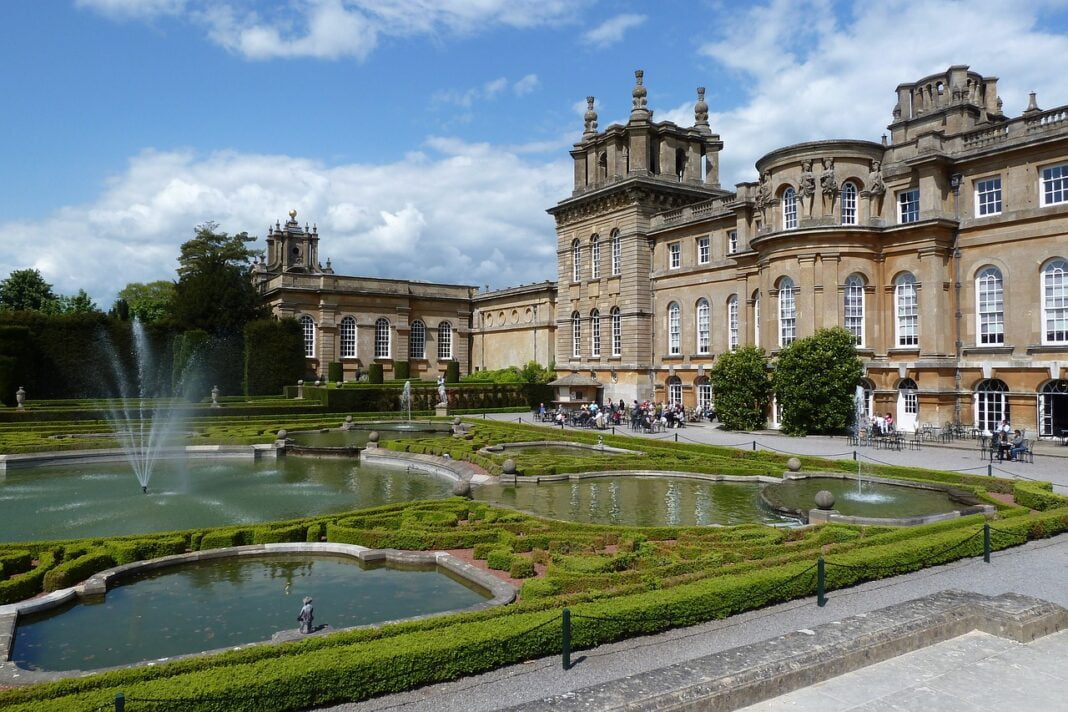 blenheim-palace-867689_1280
