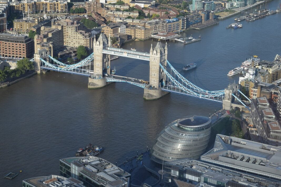 tower-bridge-962236_1280